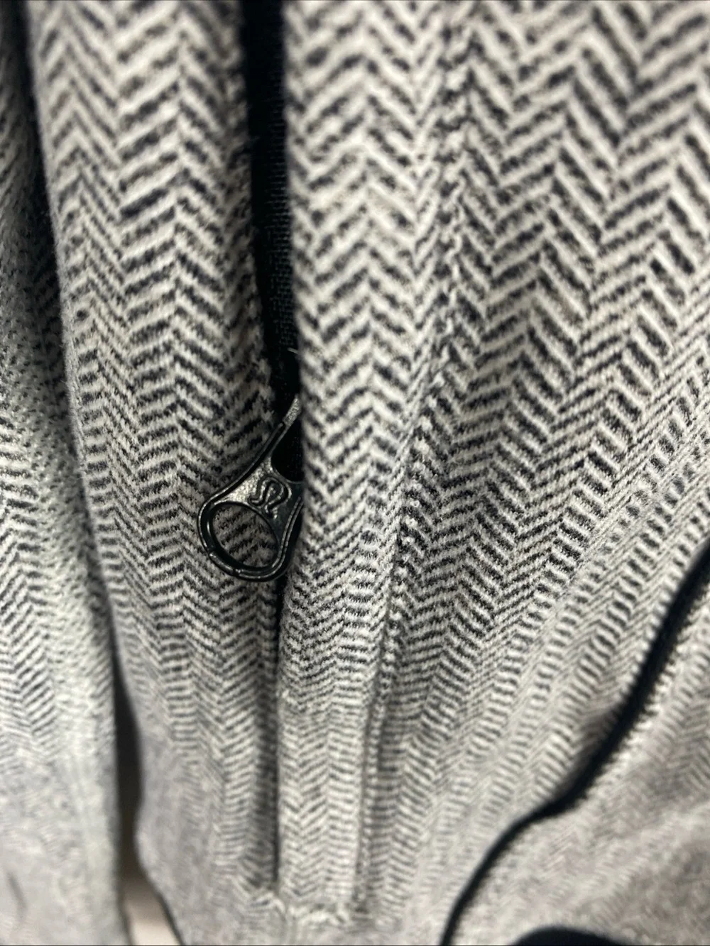 Lululemon Herringbone Grey Full Zip Athletic Asana Jacket 8 Thumbholes Casual